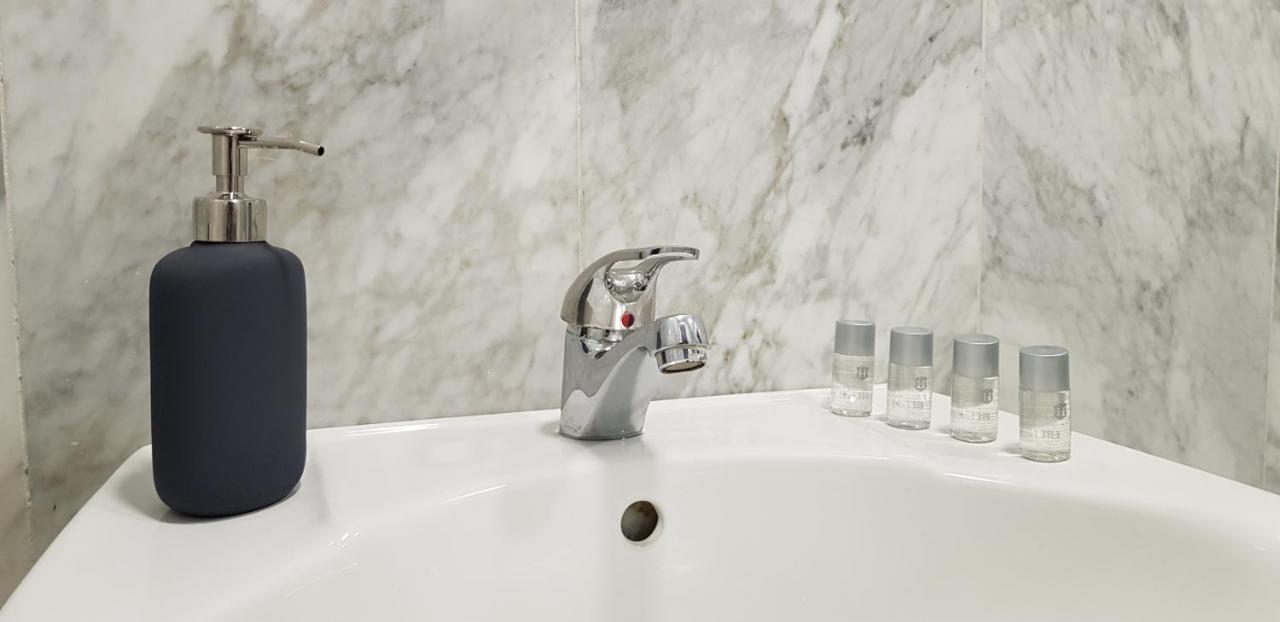 Lux Home - Sierpes Terrace Севілья Екстер'єр фото